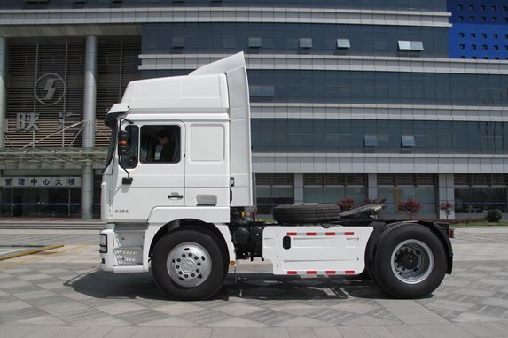 F3000 tractor truck