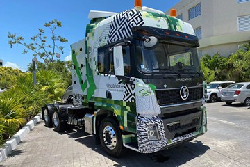 SHACMAN presenta el tractor X5000 6*4 CNG en la Conferencia líder en logístic...