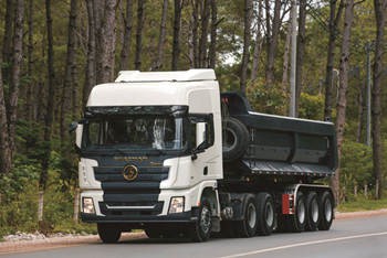 La serie SHACMAN 5000 redefine el rendimiento de las camionetas ligeras
